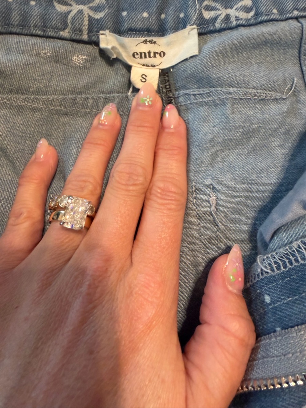 entro Light Blue Denim Barrel Jeans with White Bow Print - Picture 6 of 8